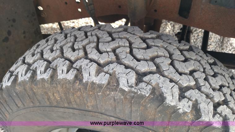 image for item L6057 2004 Ford F350 Super Duty XLT SuperCab pickup truck