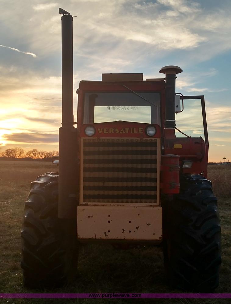 image for item L6076 1975 Versatile 800 4WD tractor