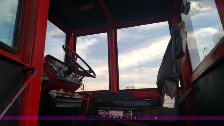 image for item L6076 1975 Versatile 800 4WD tractor