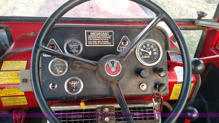 image for item L6076 1975 Versatile 800 4WD tractor