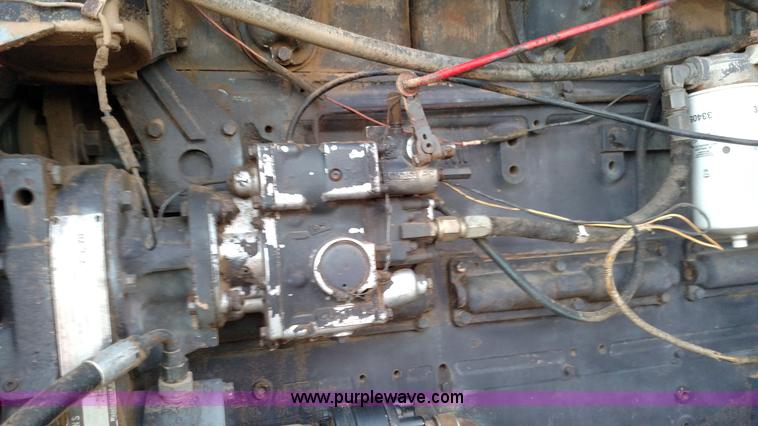 image for item L6076 1975 Versatile 800 4WD tractor