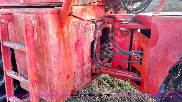 image for item L6076 1975 Versatile 800 4WD tractor