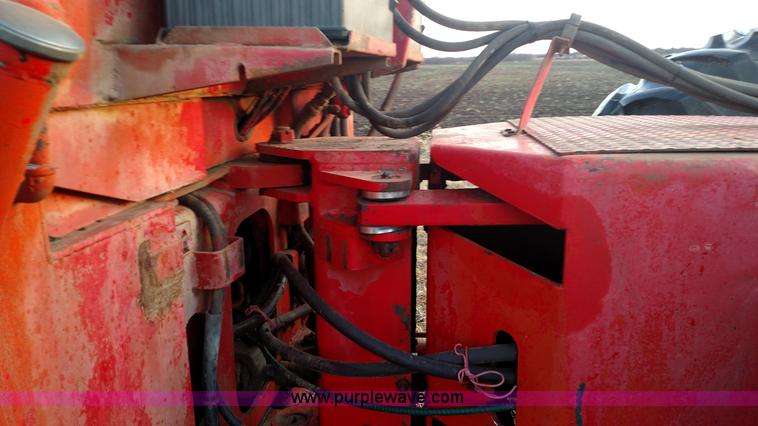 image for item L6076 1975 Versatile 800 4WD tractor