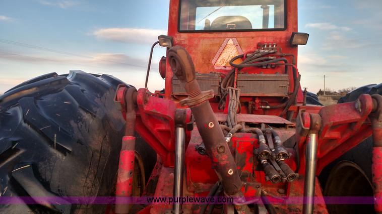 image for item L6076 1975 Versatile 800 4WD tractor