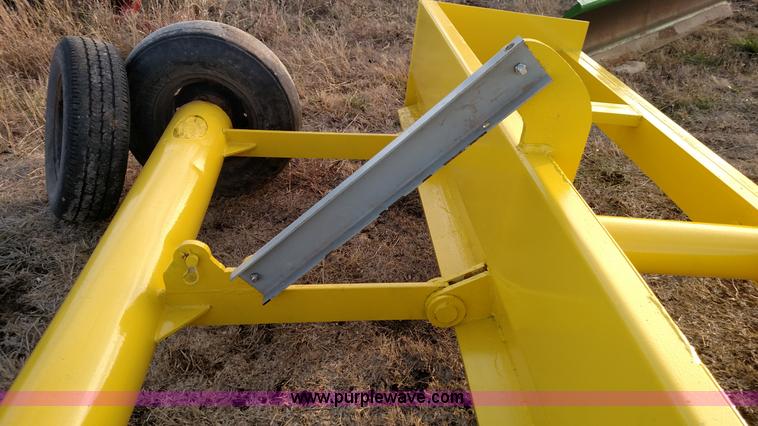 image for item L6078 Pull type scraper