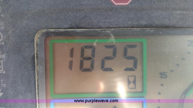 image for item L6088 1999 John Deere 7210 MFWD tractor