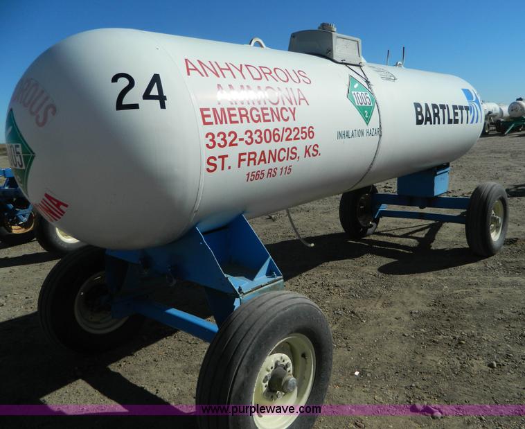 image for item L7251 Anhydrous ammonia nurse tank