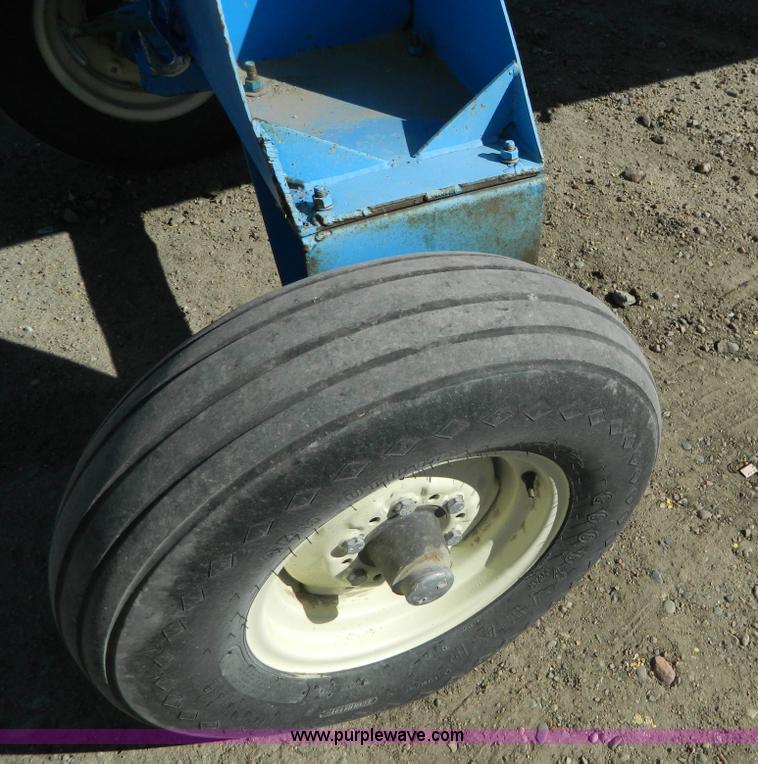 image for item L7251 Anhydrous ammonia nurse tank