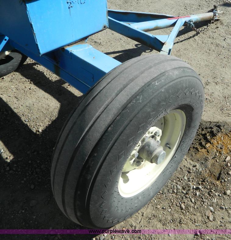 image for item L7251 Anhydrous ammonia nurse tank