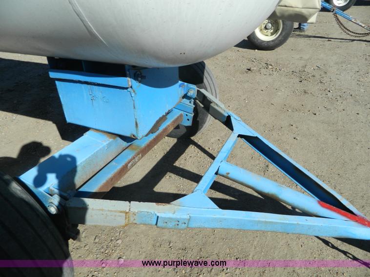 image for item L7251 Anhydrous ammonia nurse tank