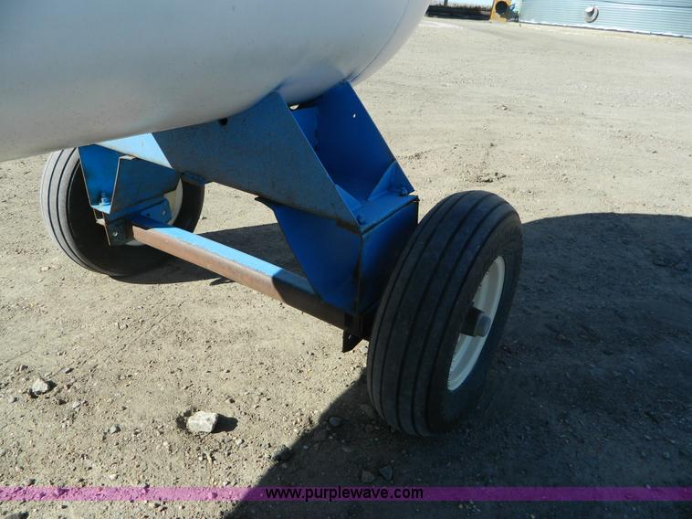 image for item L7251 Anhydrous ammonia nurse tank