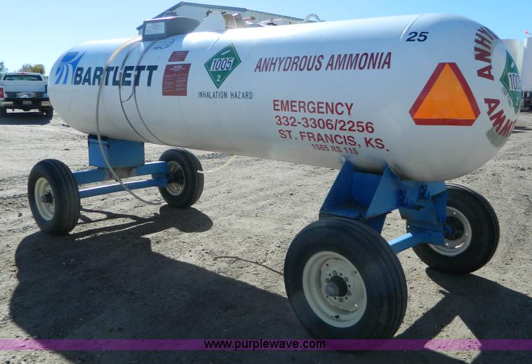 image for item L7252 Anhydrous ammonia nurse tank