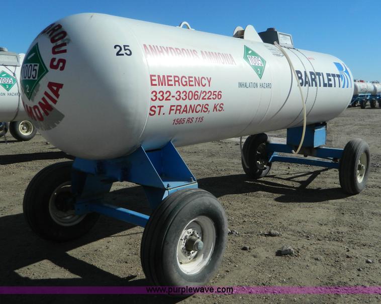 image for item L7252 Anhydrous ammonia nurse tank