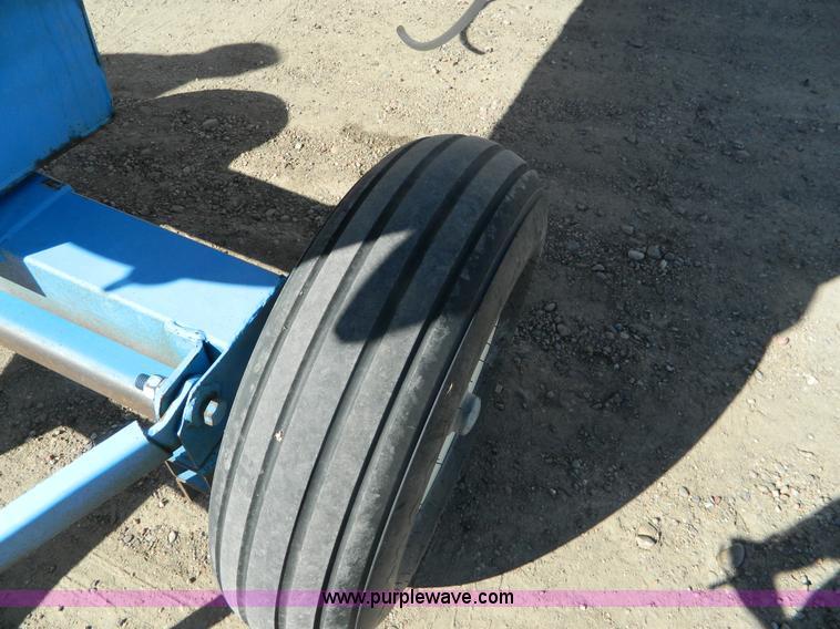 image for item L7252 Anhydrous ammonia nurse tank