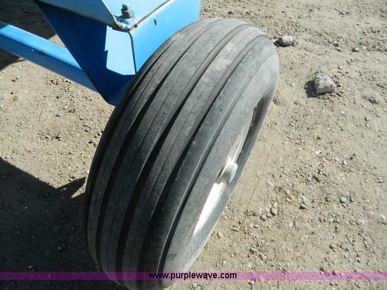 image for item L7252 Anhydrous ammonia nurse tank