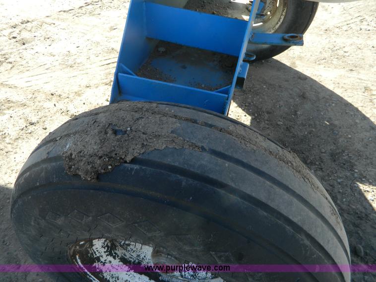 image for item L7253 Anhydrous ammonia nurse tank