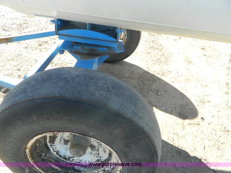 image for item L7253 Anhydrous ammonia nurse tank