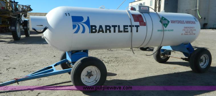 image for item L7254 Anhydrous ammonia nurse tank