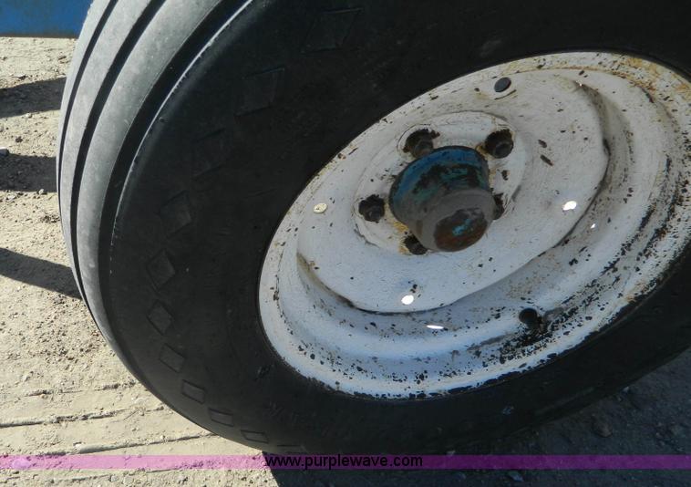 image for item L7254 Anhydrous ammonia nurse tank