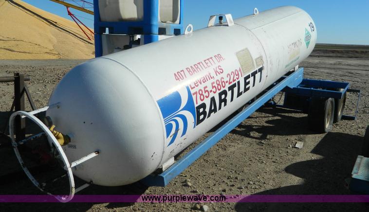 image for item L7255 Anhydrous ammonia nurse tank