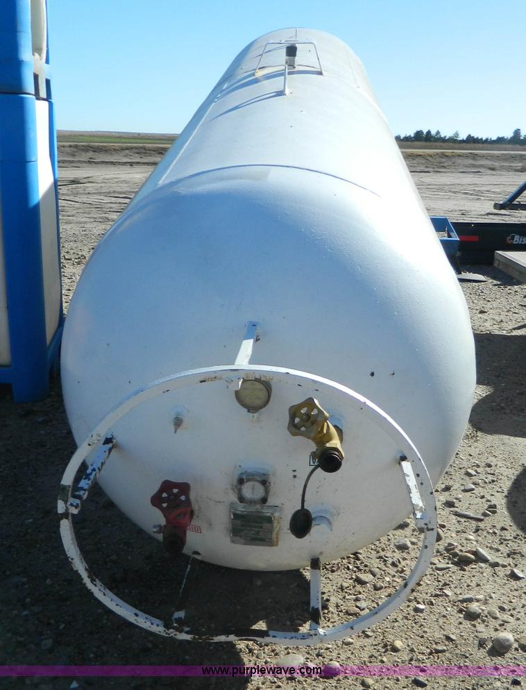 image for item L7255 Anhydrous ammonia nurse tank