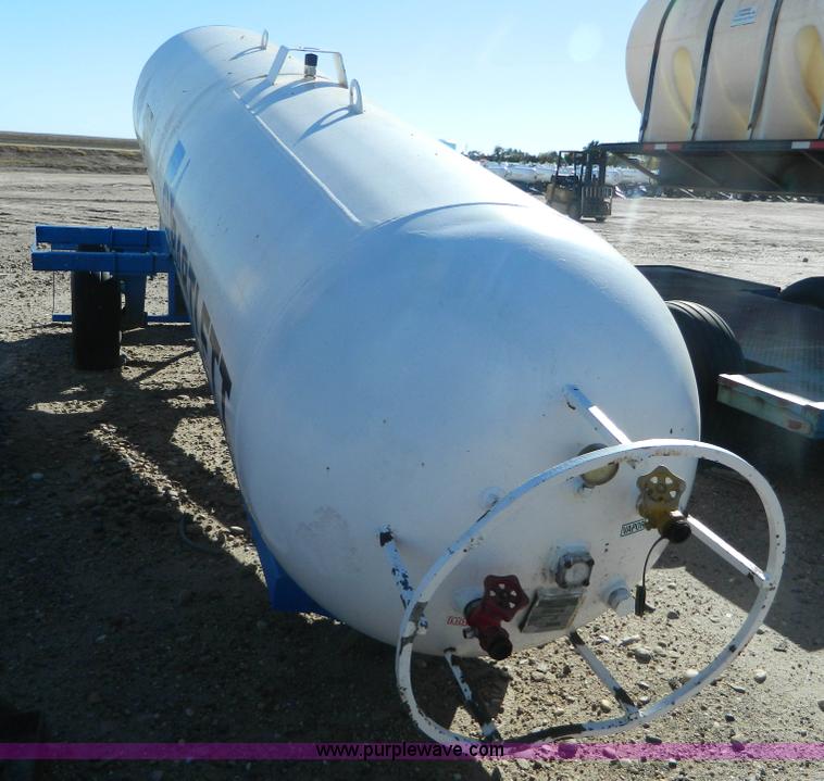 image for item L7255 Anhydrous ammonia nurse tank