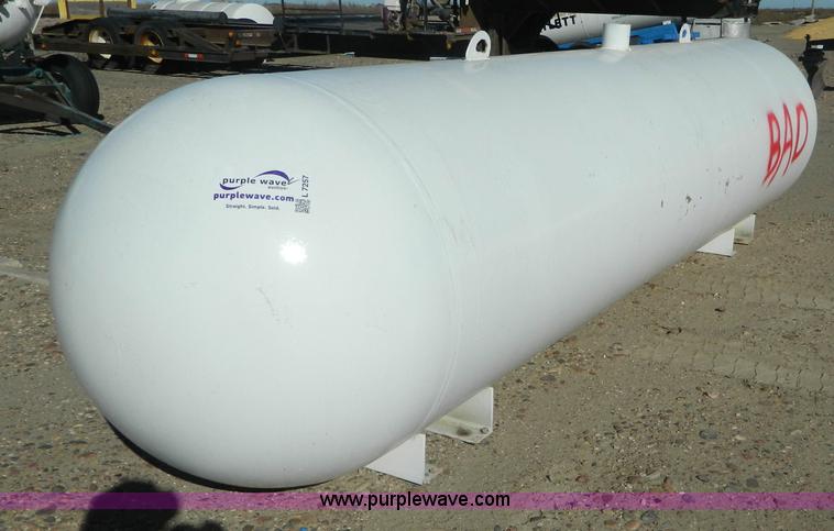 image for item L7257 Anhydrous ammonia tank