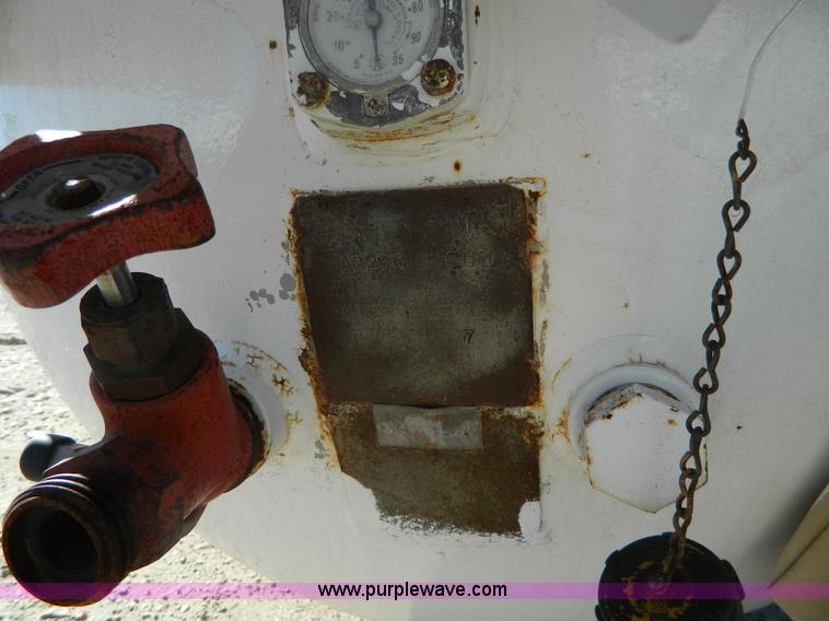 image for item L7257 Anhydrous ammonia tank