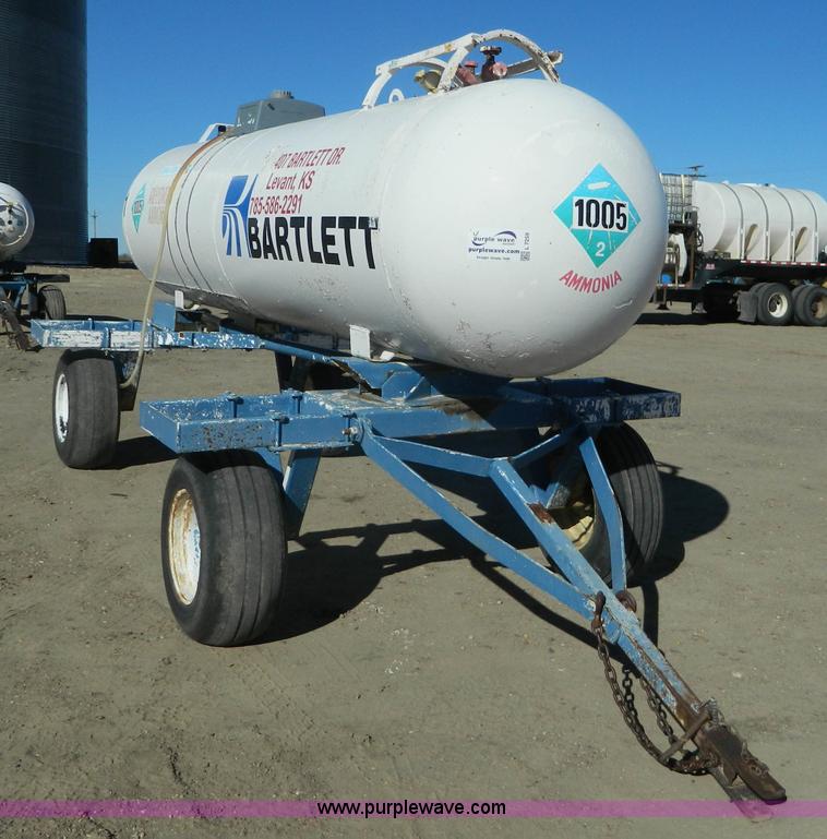 image for item L7259 Anhydrous ammonia nurse tank