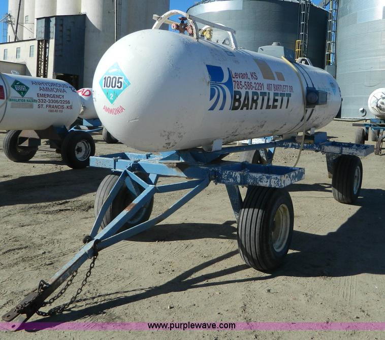 image for item L7259 Anhydrous ammonia nurse tank