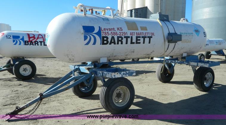 image for item L7259 Anhydrous ammonia nurse tank
