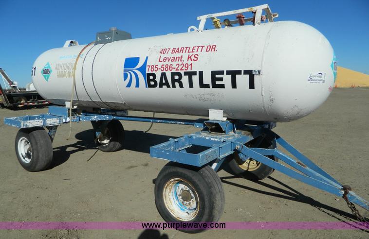 image for item L7259 Anhydrous ammonia nurse tank