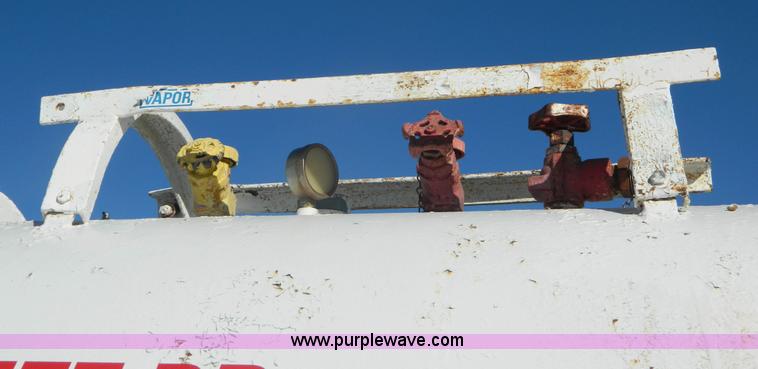 image for item L7259 Anhydrous ammonia nurse tank