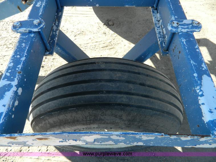 image for item L7259 Anhydrous ammonia nurse tank