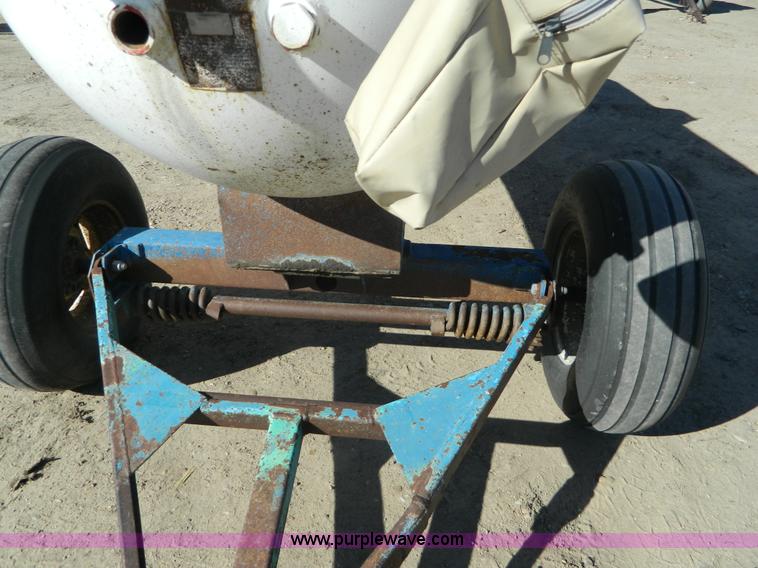 image for item L7260 Anhydrous ammonia nurse tank