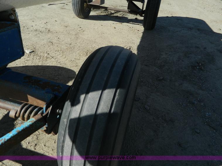 image for item L7260 Anhydrous ammonia nurse tank