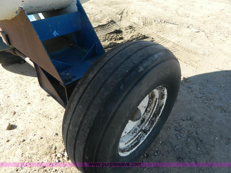 image for item L7260 Anhydrous ammonia nurse tank