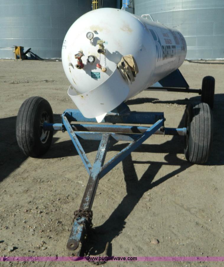 image for item L7261 Anhydrous ammonia nurse tank