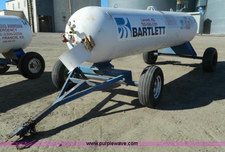image for item L7261 Anhydrous ammonia nurse tank
