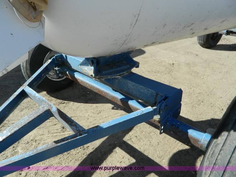 image for item L7261 Anhydrous ammonia nurse tank