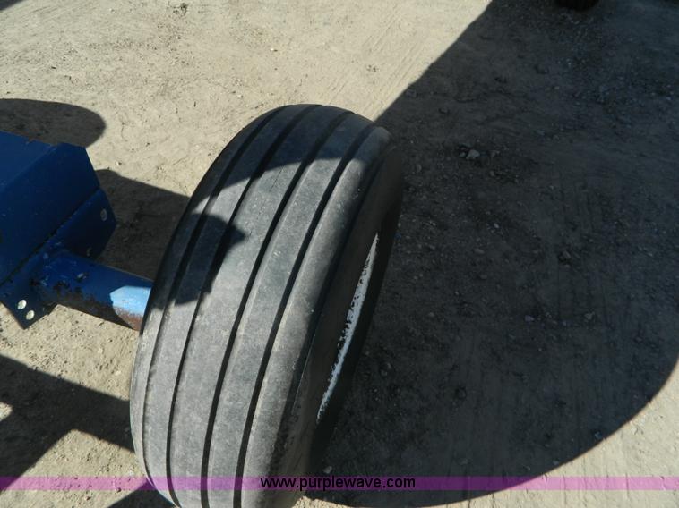 image for item L7261 Anhydrous ammonia nurse tank