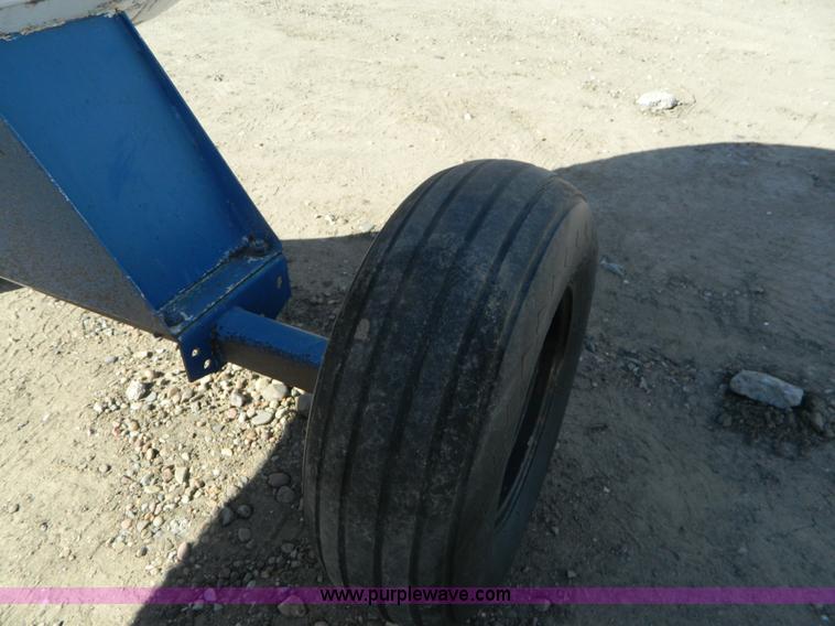 image for item L7261 Anhydrous ammonia nurse tank