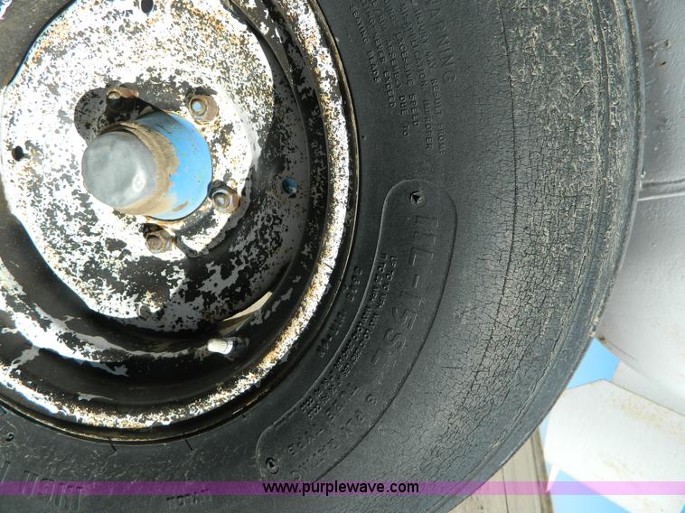 image for item L7261 Anhydrous ammonia nurse tank