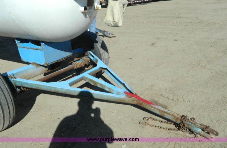 image for item L7262 Anhydrous ammonia nurse tank