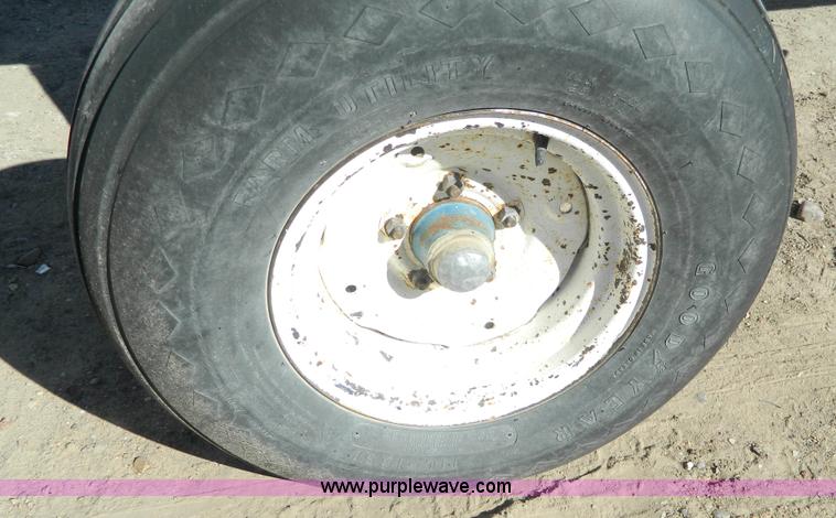 image for item L7262 Anhydrous ammonia nurse tank