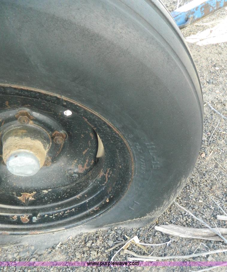 image for item L7265 Anhydrous ammonia nurse tank