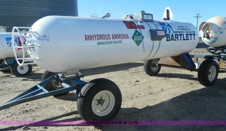 image for item L7266 Anhydrous ammonia nurse tank