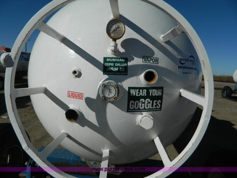 image for item L7266 Anhydrous ammonia nurse tank