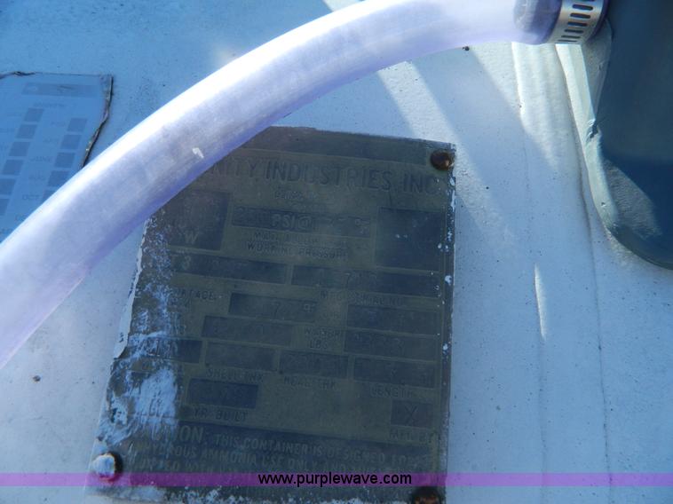 image for item L7266 Anhydrous ammonia nurse tank