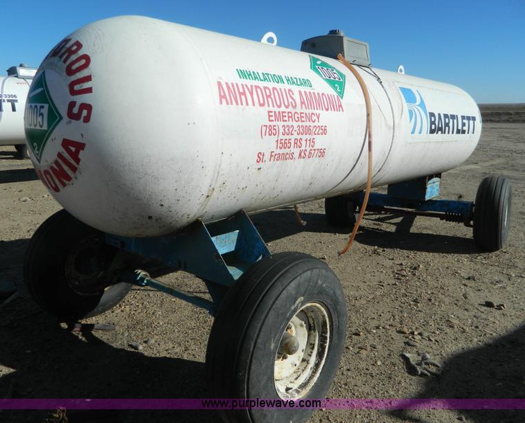 image for item L7267 Anhydrous ammonia nurse tank